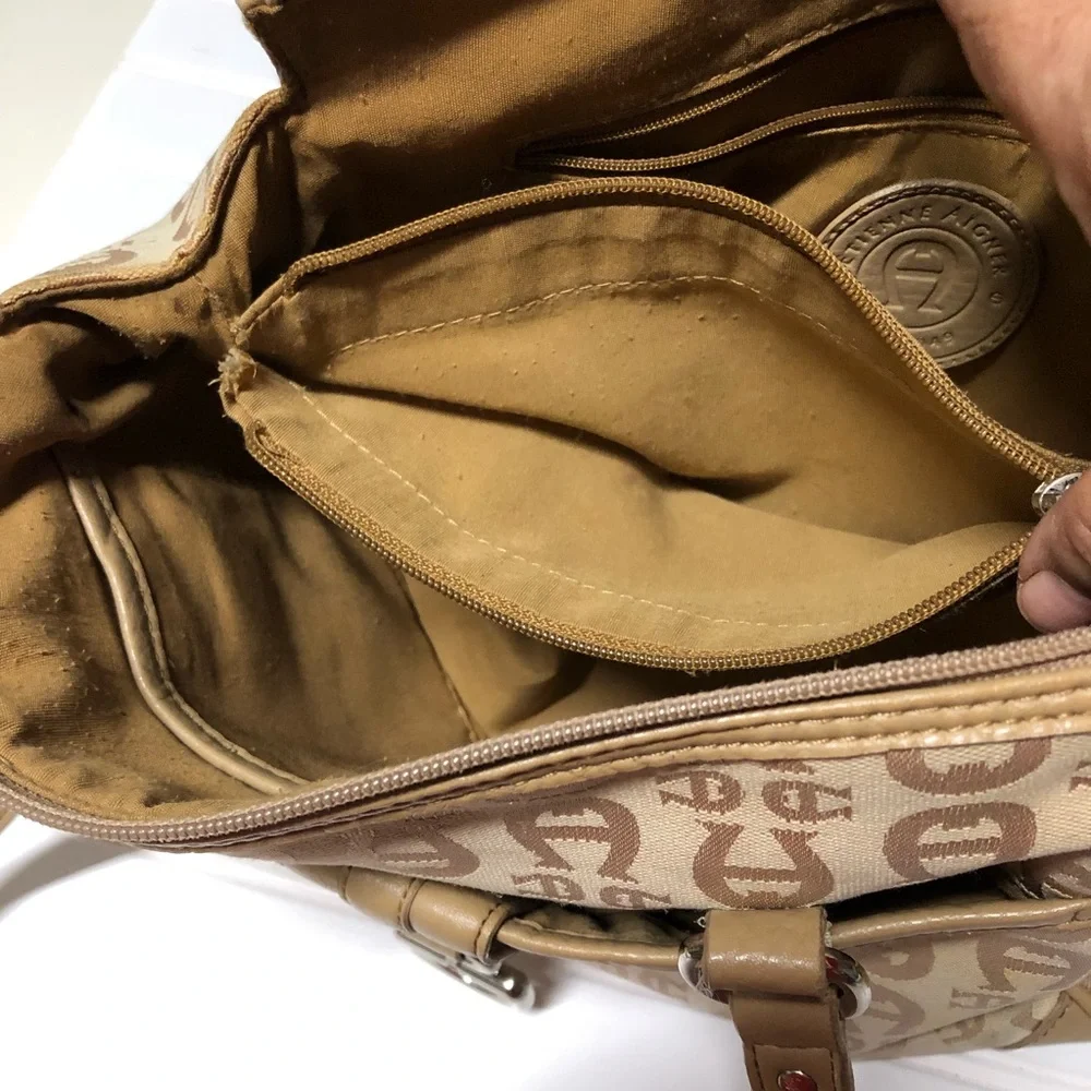 -‎ ETIENNE AIGNER  Tan Handbags Purse OS